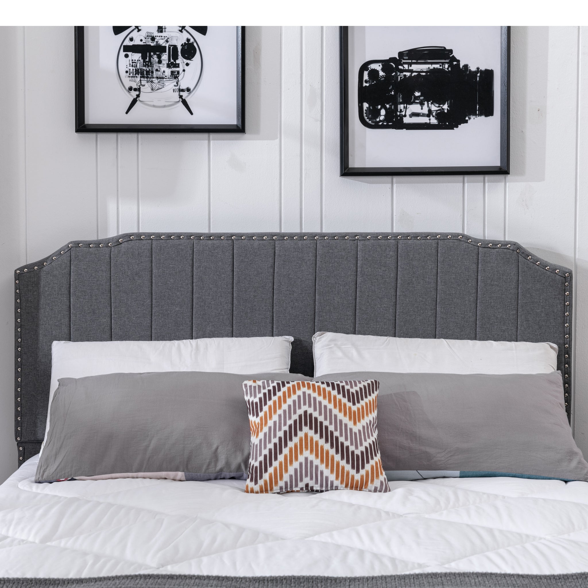 Queen Size Bed with Curved Headboard Modern Linen Upholstered Platform Bed with Nailhead Trim Solid Wood Bed Frame with Slats, No Box Spring Needed